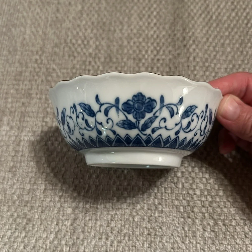 VINTAGE Beautifully Detailed Signed Botanical Porcelain Footed Bowl - Japan